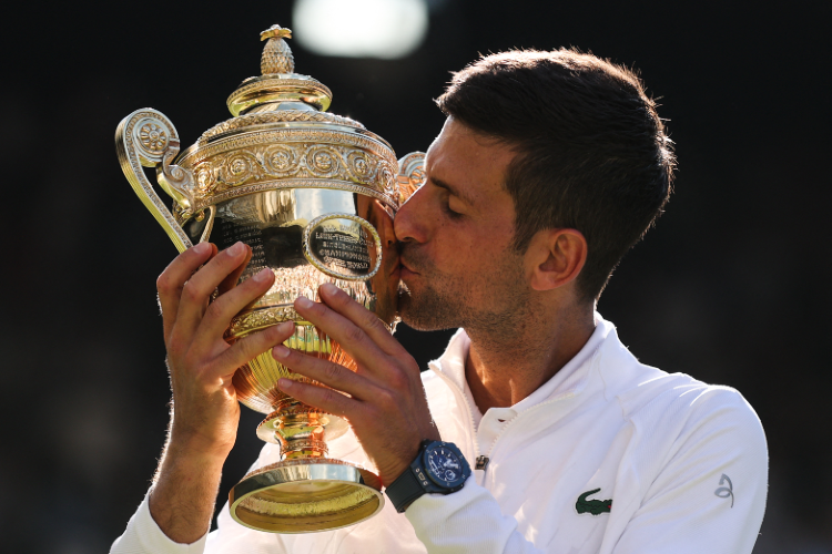Djokovic vence Kyrgios e  campeo de Wimbledon pela 7 vez